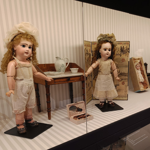 Выставка "Августейшие.Куклы" 