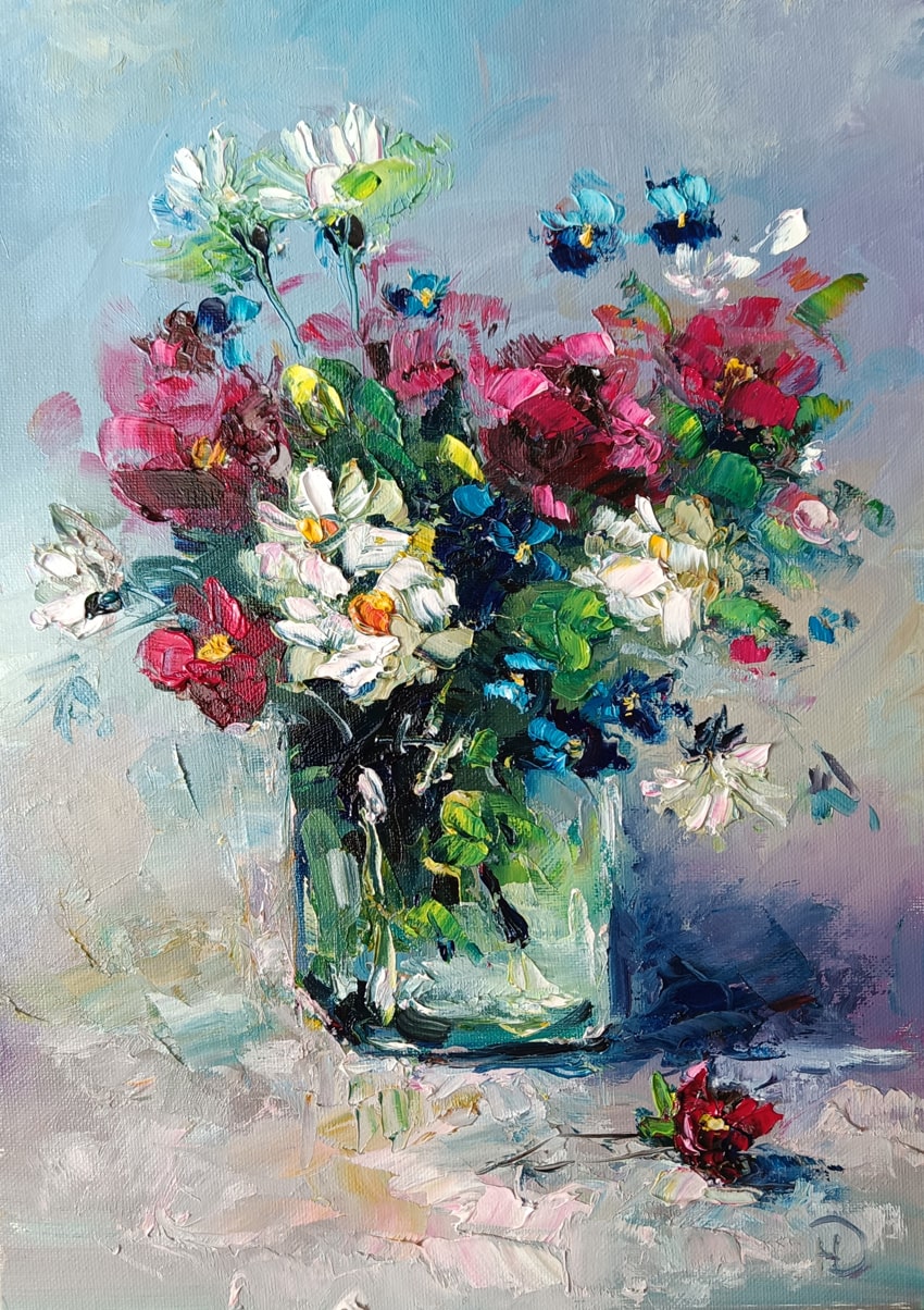 "Красочный момент" с букетом белых, красных и синих цветов художницы Нины Дивинской