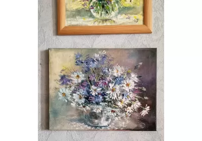 Картина маслом "В компании ромашек на стене."