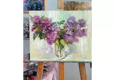 Картина маслом "Аромат сирени" на мольберте