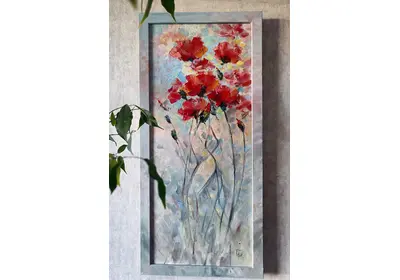 Картина Танцующие маки в интерьере гостиной