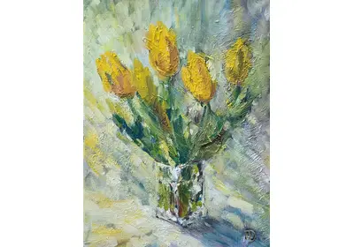Жёлтые солнечные тюльпаны в прозрачной вазе на холсте художницы Нины Дивинской
