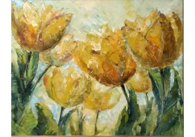 Живописные жёлтые тюльпаны своими головками тянутся к весеннему солнцу.