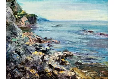 Живописная голубая бухта со скалистым морским берегом на картине маслом художника Нины Дивинской