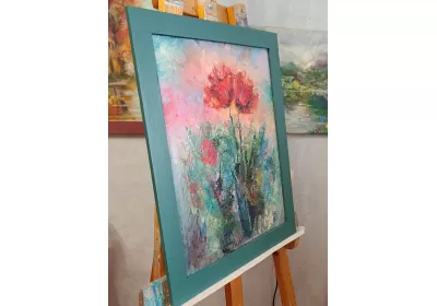 Холст на подрамнике в раме с изображением маков