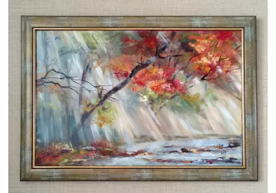 Лучи света, пробивающиеся через кроны деревьев маслом на холсте. Картина оформлена в раму.