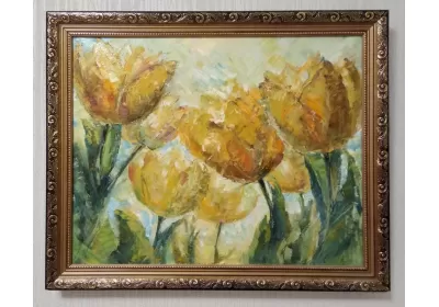 Картина "Весенние цветы", с символичными жёлтыми тюльпанами залитыми солнечным светом, в раме.